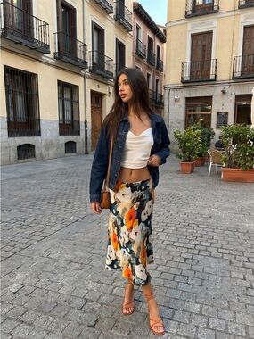 Asymmetric Floral Midi Skirt in Multicolor